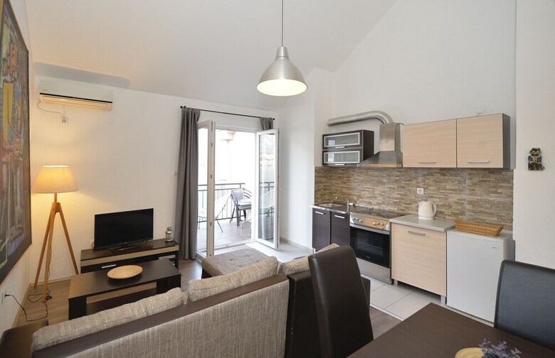 House 44 Apartments