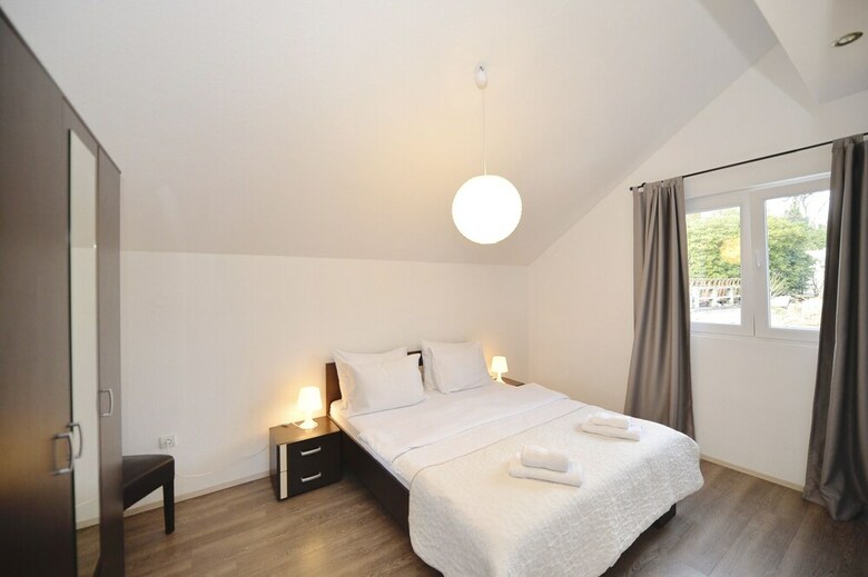 House 44 Apartments