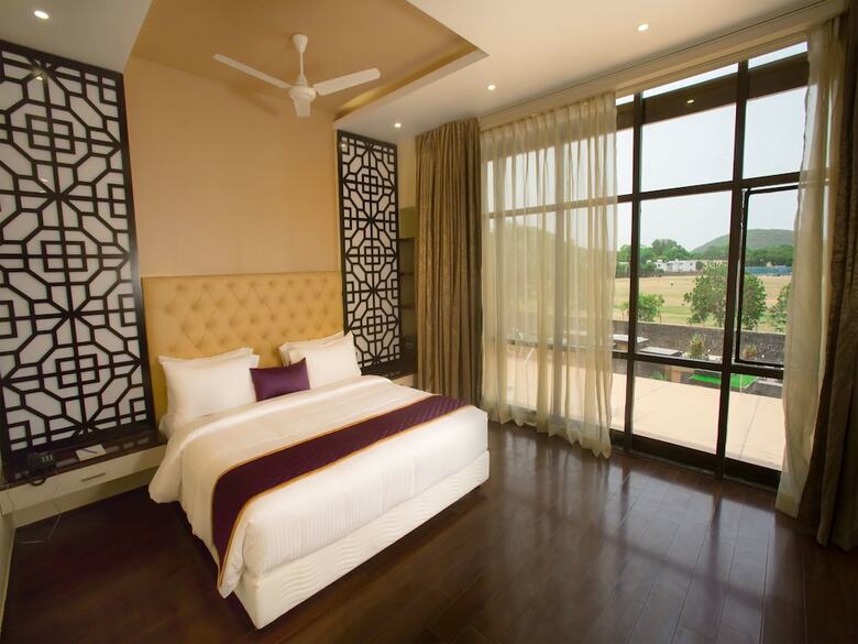 Crossway Parklane Airport Hotel Chennai