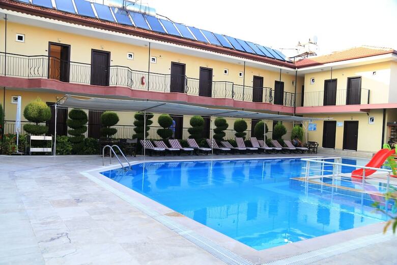 Las Palmeras Hotel