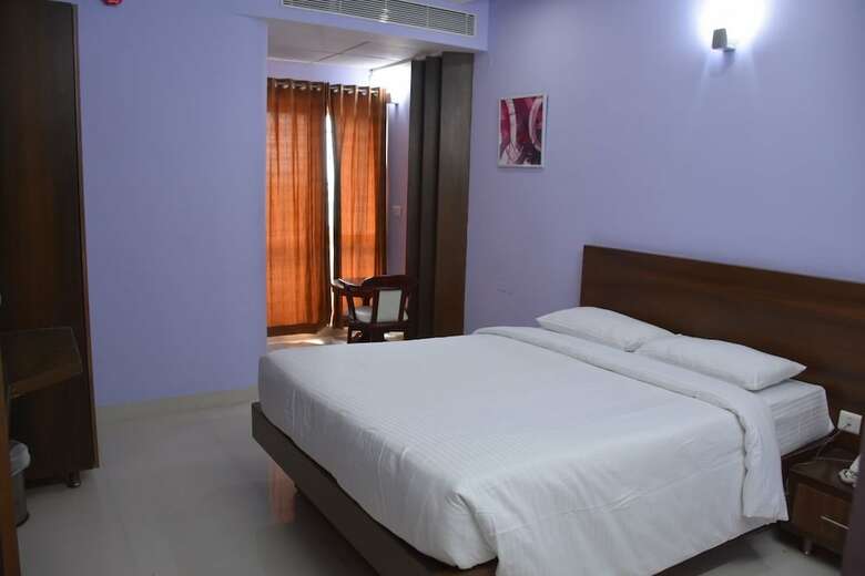 Hotel Rsr Residency