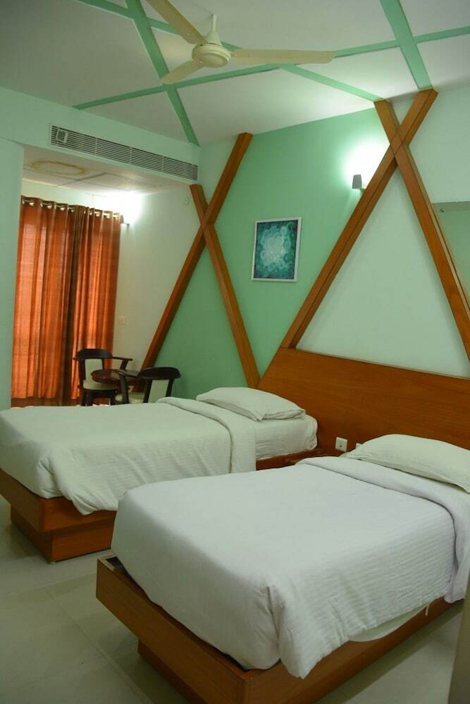 Hotel Rsr Residency