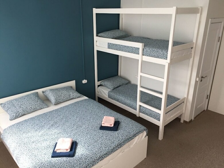 Hostal Chekhov House Hostel & Hotel