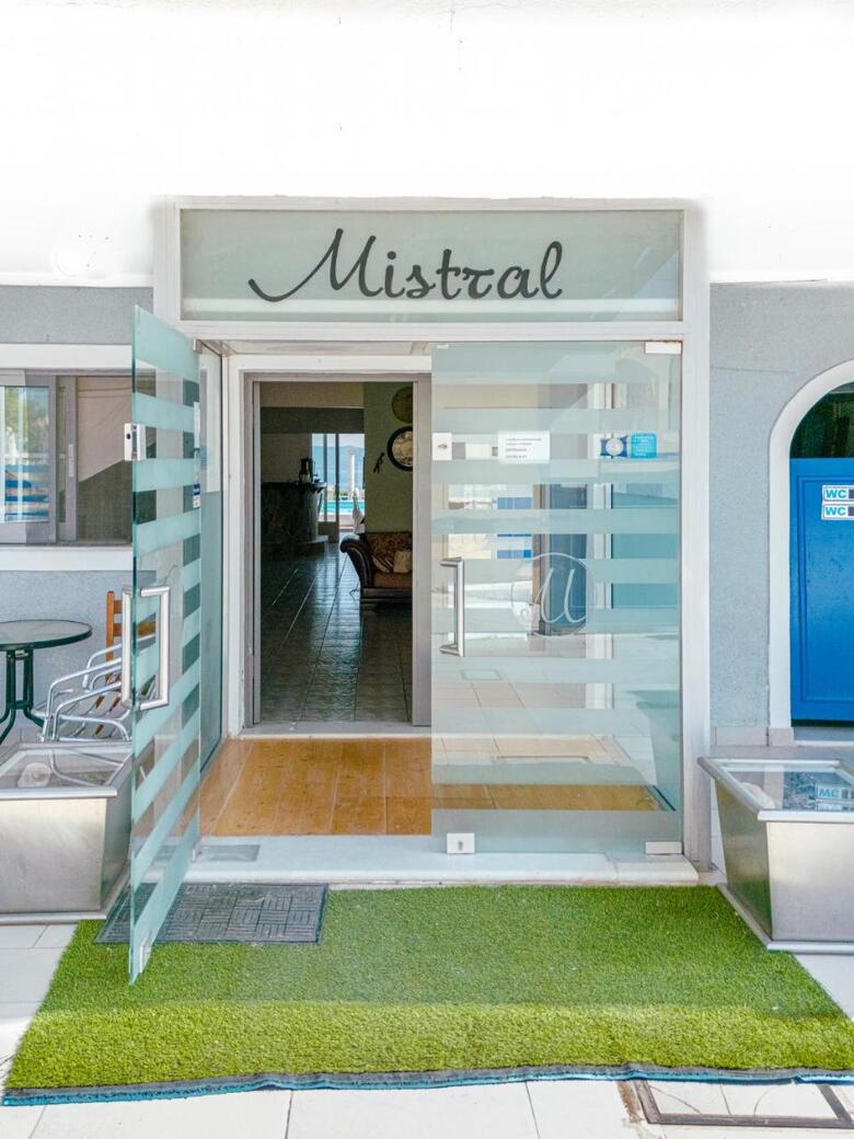 Hotel Mistral Apartments Aegina