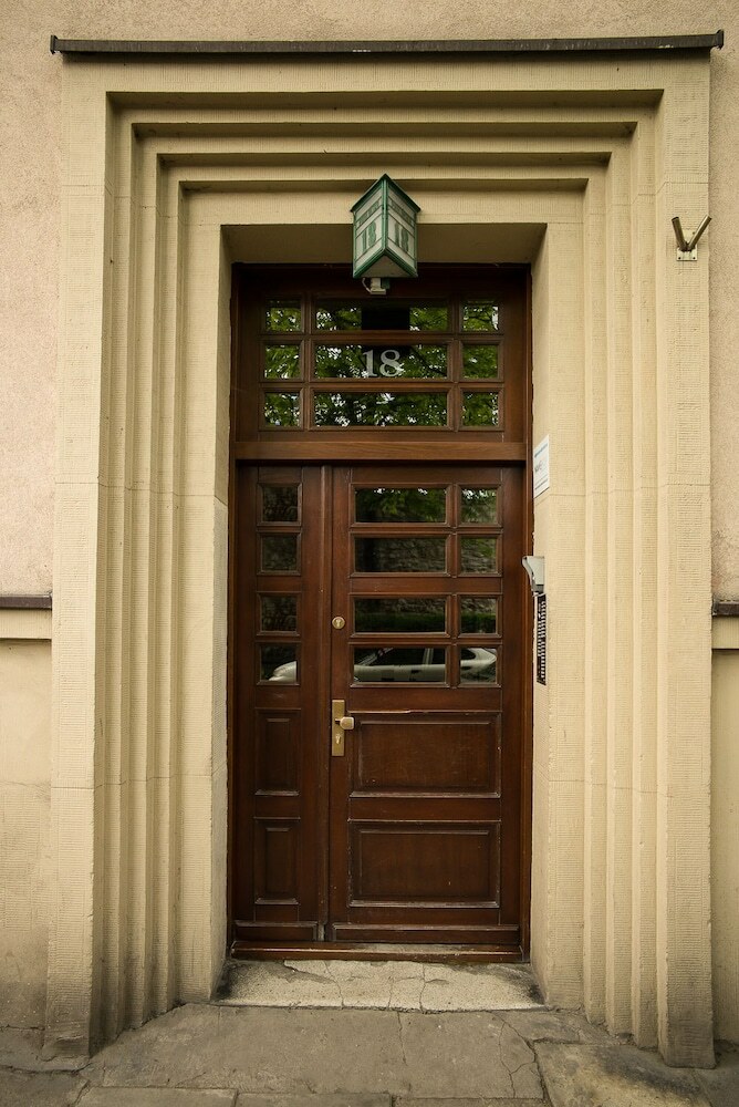 Paulove Apartments