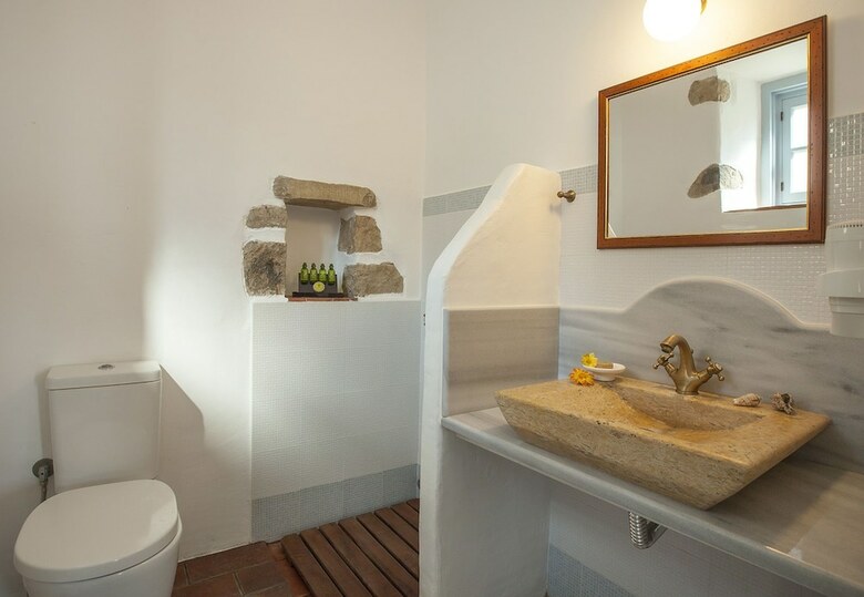 Apartamentos Theologos Houses