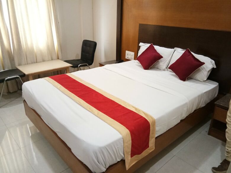 Hotel Hlv Grand Inn