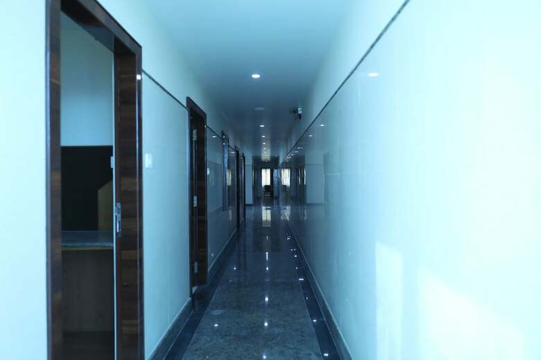 Hotel Hlv Grand Inn