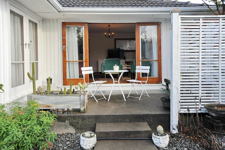 Woodbury Villa