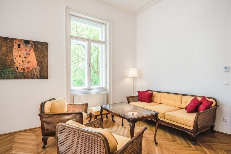 Duschel Apartments Imperial Living