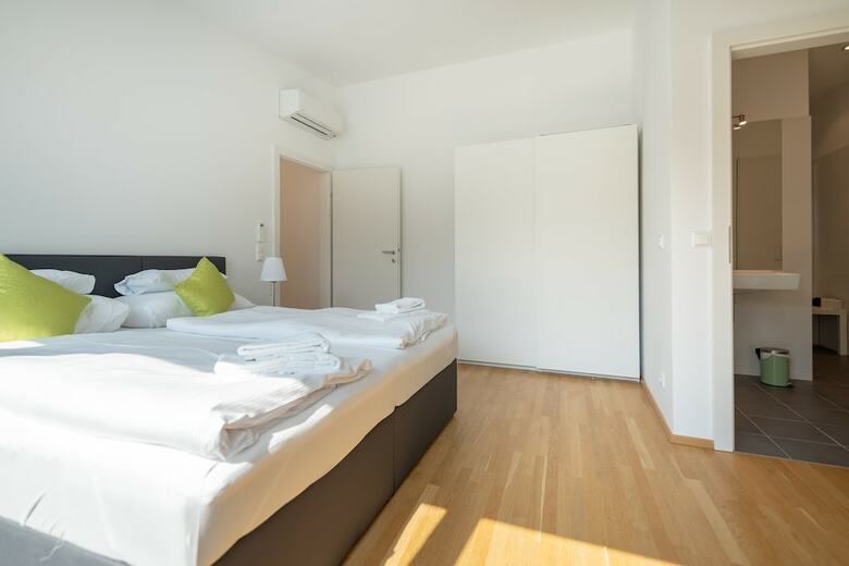 Duschel Apartments Imperial Living