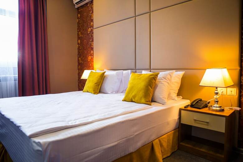 Hotel Square Inn
