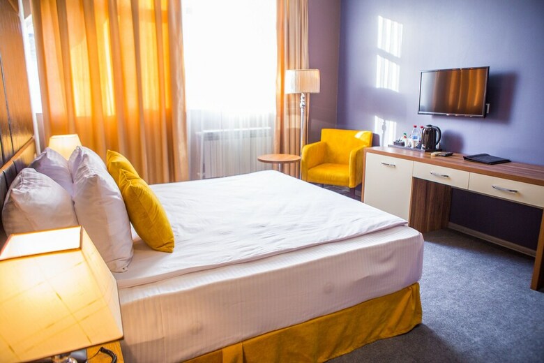 Hotel Square Inn