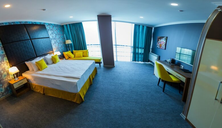 Hotel Square Inn