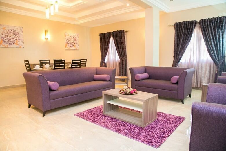 Gloriana Apartments