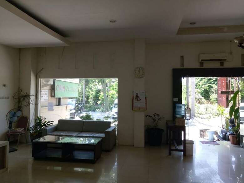 Hotel Reddoorz @ Raya Ngagel 2
