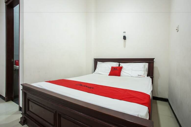 Hotel Reddoorz @ Raya Ngagel 2