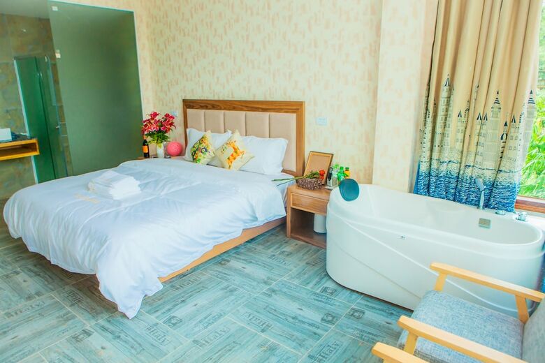 The Grand Blue Hotel