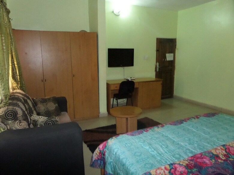 Apartamentos Golden Astoria Hotel
