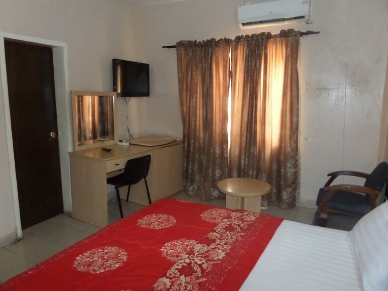 Apartamentos Golden Astoria Hotel