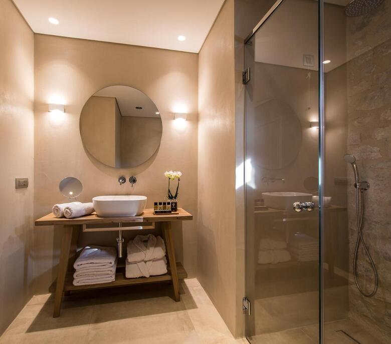 Hotel Bassa Maina Villas & Suites