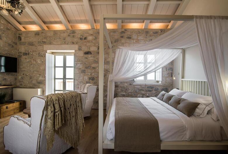 Hotel Bassa Maina Villas & Suites