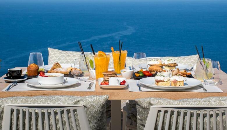 Hotel Bassa Maina Villas & Suites