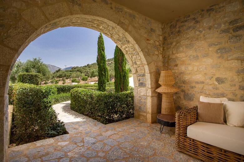 Hotel Bassa Maina Villas & Suites