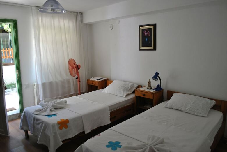 Hotel Gunebakan Taliani Otel