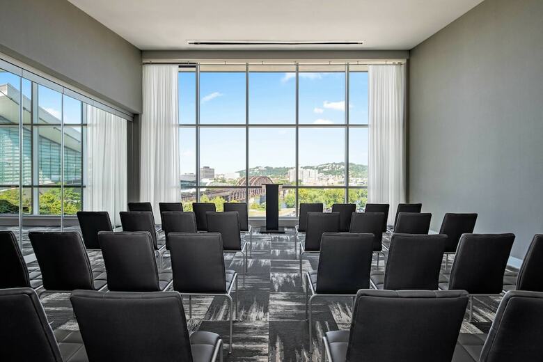 AC Hotel Pittsburgh Downtown