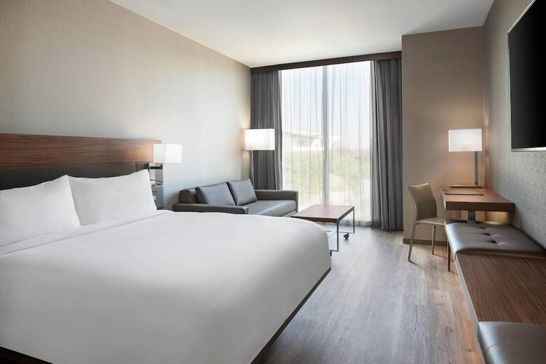 AC Hotel Pittsburgh Downtown