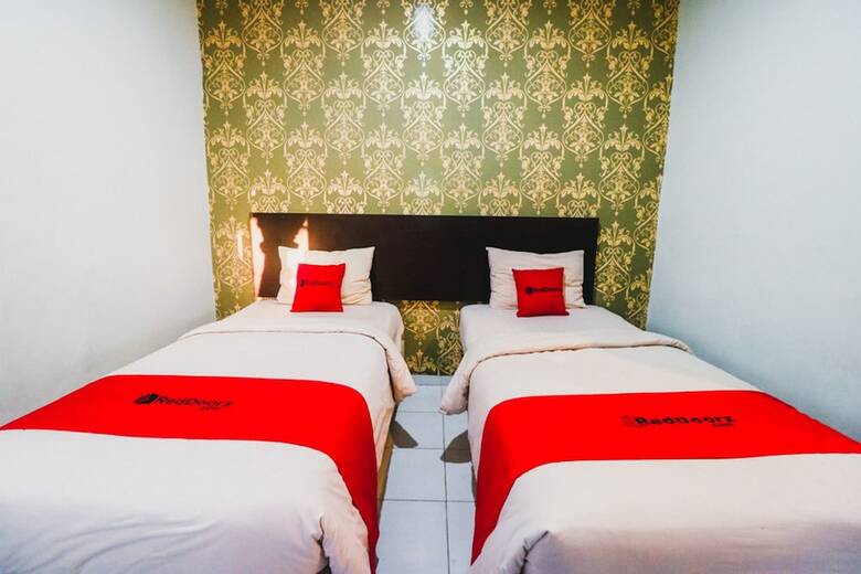 Hotel Reddoorz Plus Near Mall Panakukang 2