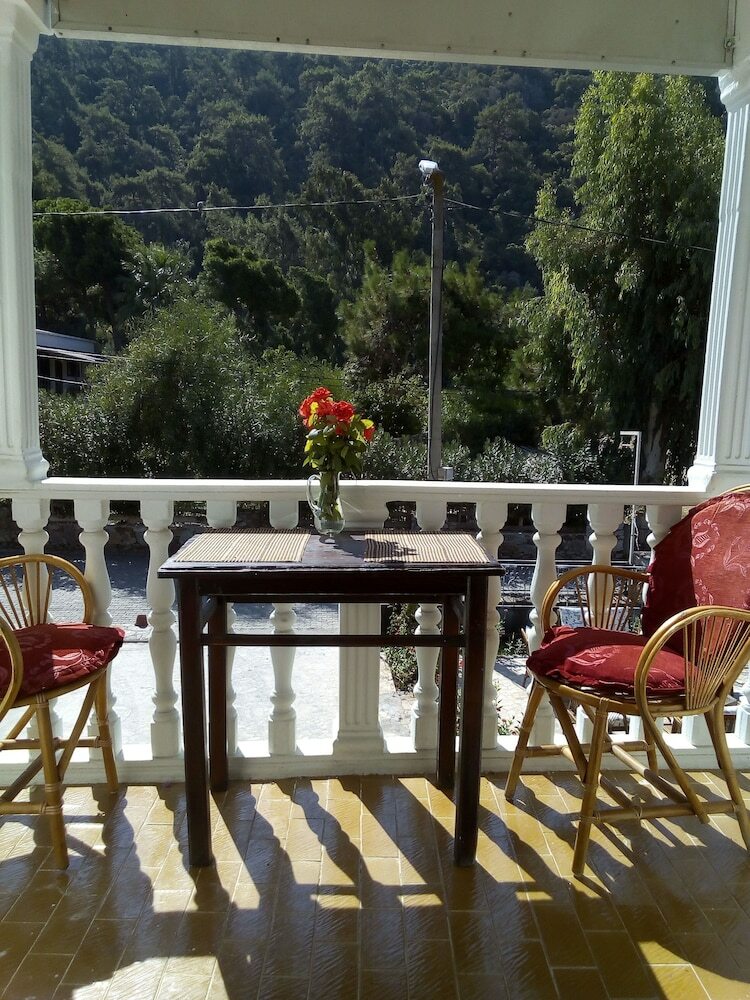 Hotel Ela Otel Hisar�n�