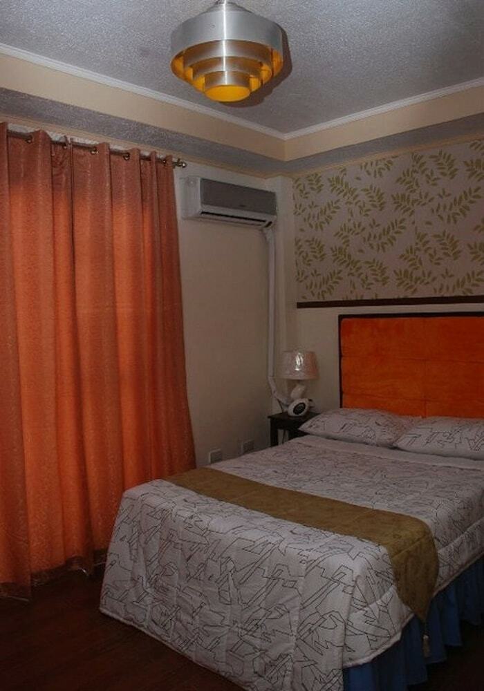 Hotel Regal Plaza Drive-inn