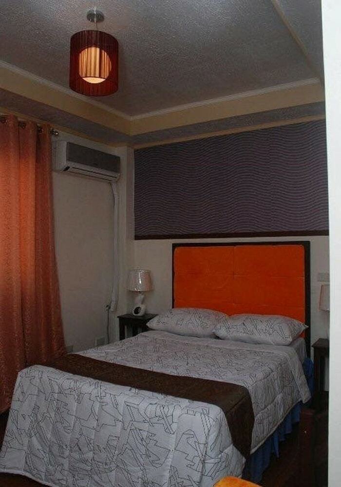 Hotel Regal Plaza Drive-inn