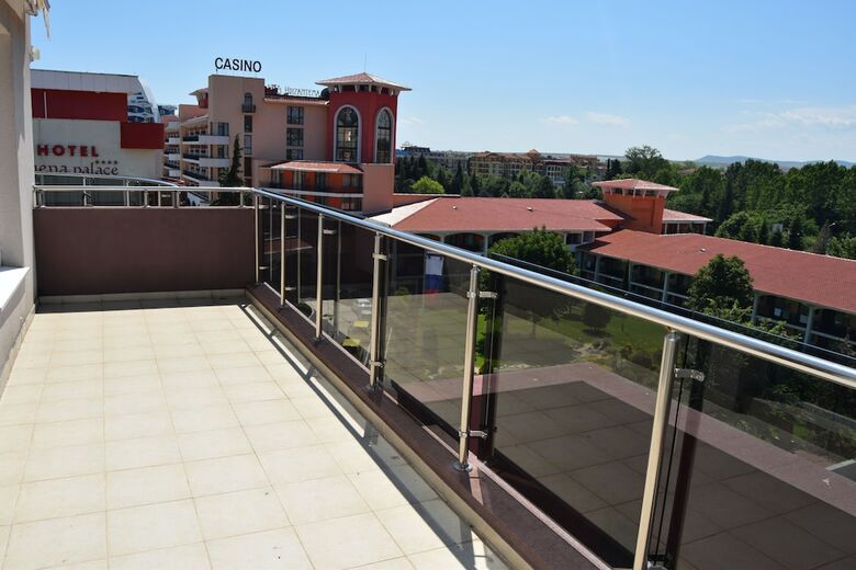 Aparthotel Admiral Plaza Apartments