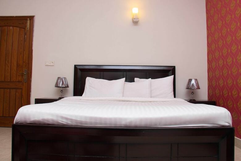 Hotel Livin Hub Guest House