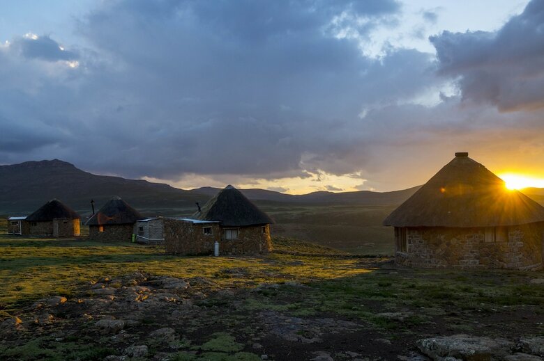 Hotel Sani Stone Lodge