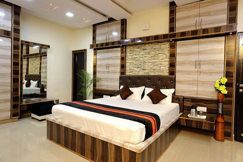 Hotel Rk Residency