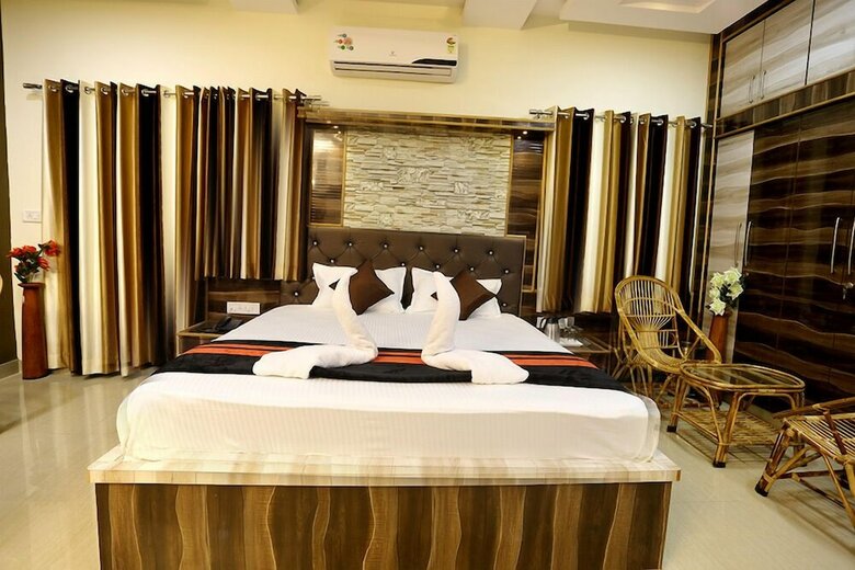 Hotel Rk Residency