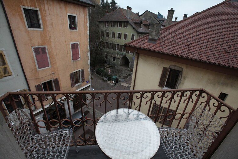 2 Bd Apartment With Sauna- Center Annecy