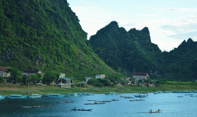 Hotel Son Doong Riverside Homestay