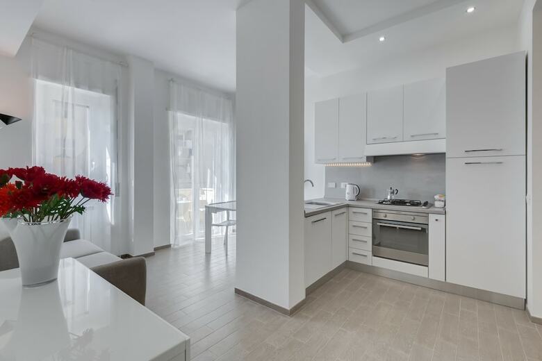 Trastevere White Apartment