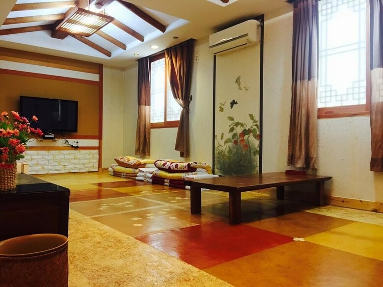 Jeonju Hanok Village Hotel
