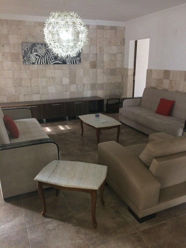 Safari Suit Hotel