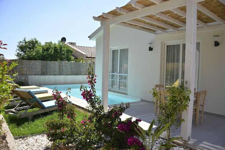 Z Exclusive Hotel And Villas