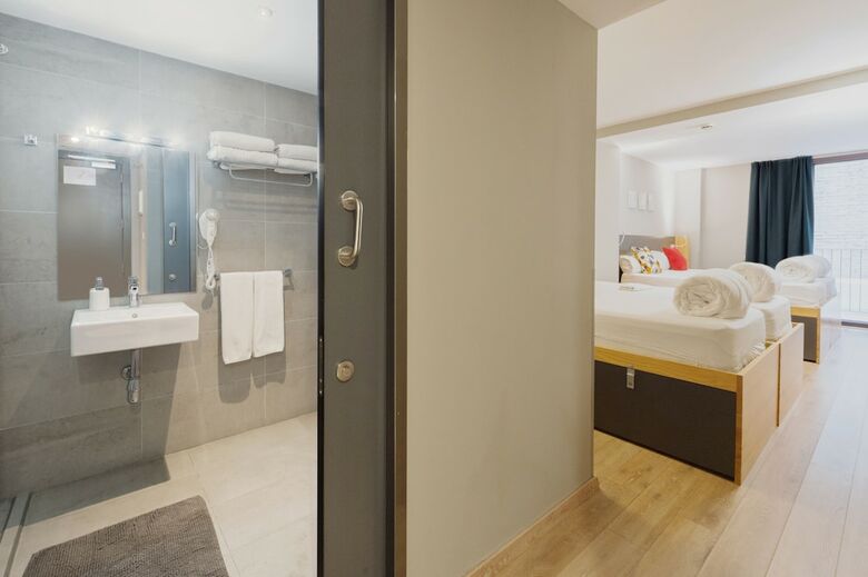 Hostal Yeah Barcelona Hostel