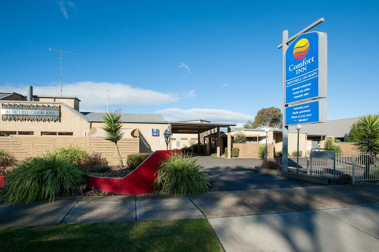 Mitchell On Main Motel & Apartments