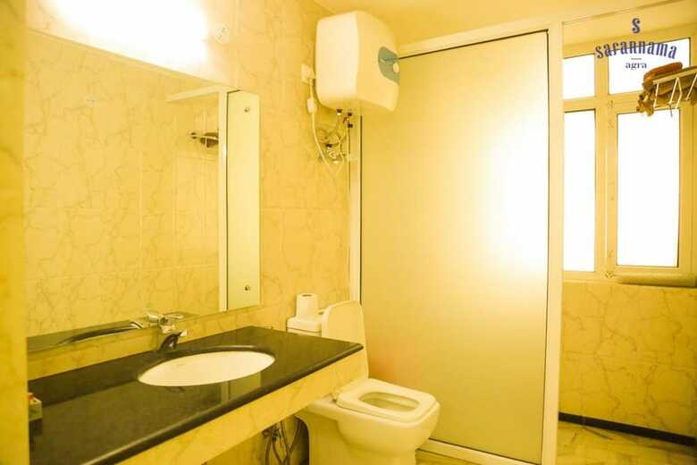 Hotel Safarnama Agra