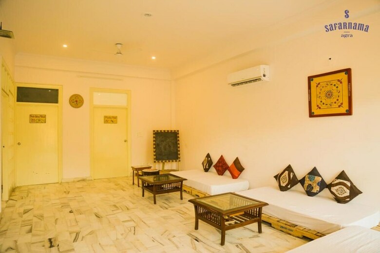 Hotel Safarnama Agra
